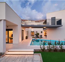 6 bedroom villa with heated pool near Omis, sleeps 12